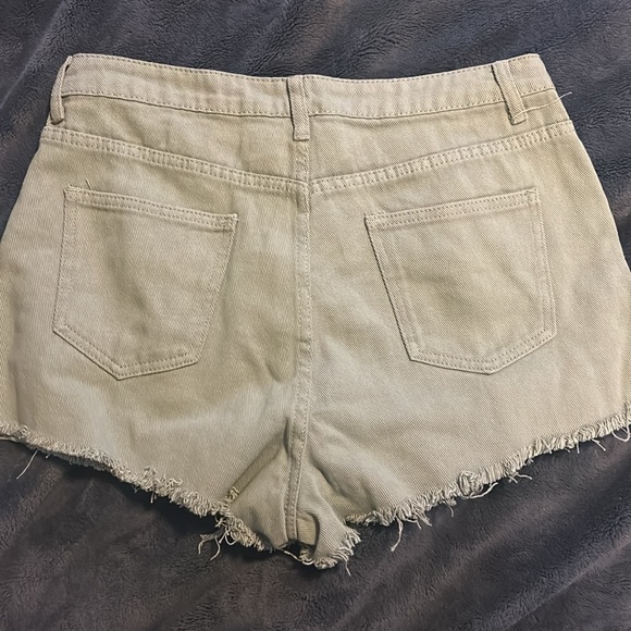 Green denim shorts - Picture 2 of 3